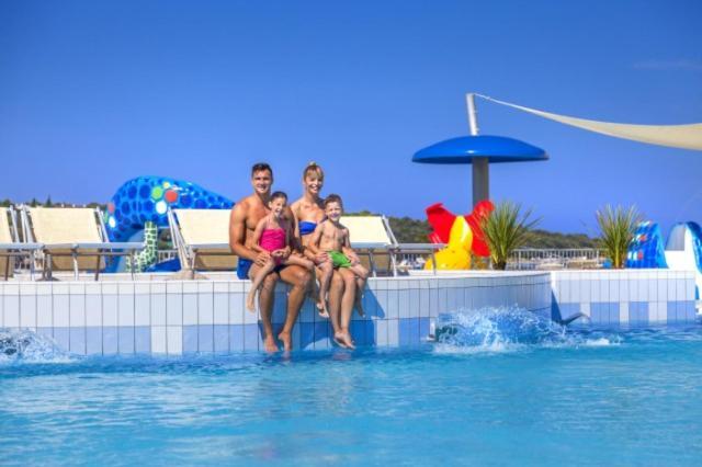 Mobile Homes - Lanterna Premium Camping Resort Tar-Vabriga Bagian luar foto